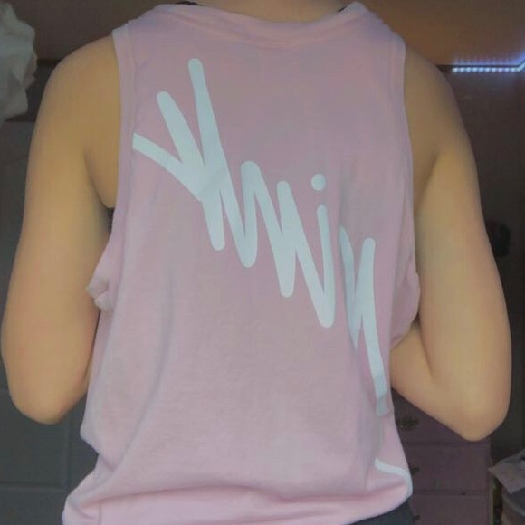 baby pink tank-top (cropped) tied in front - Picture 4 of 4